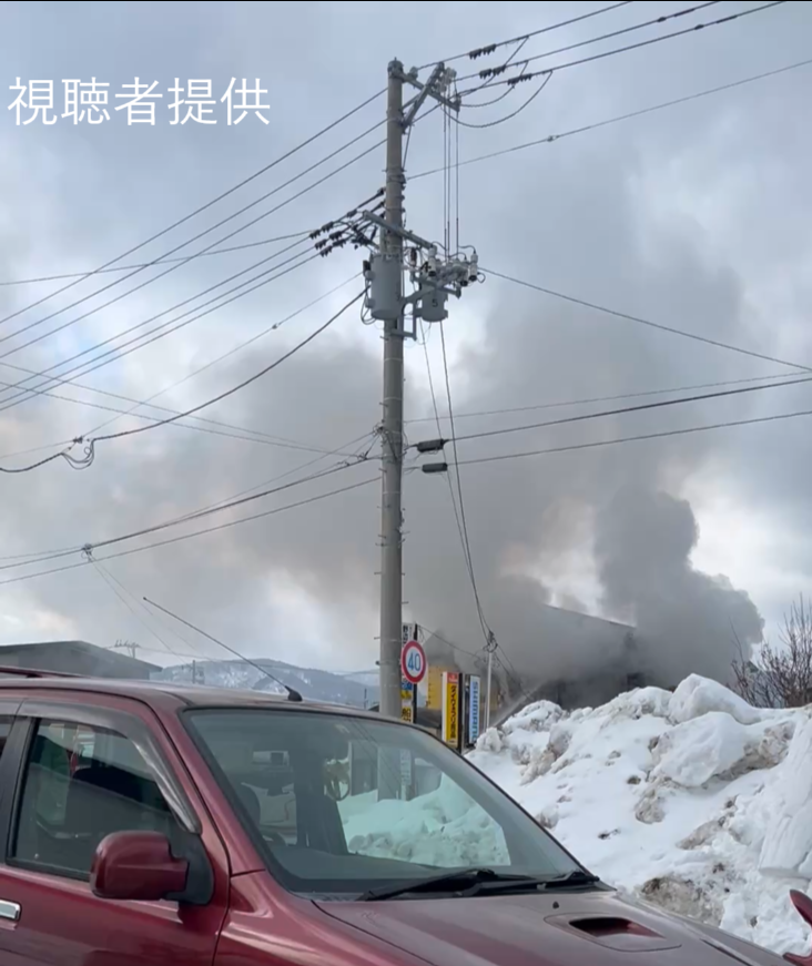 【続報あり】「メリメリと音が…」青森県野辺地町で住宅火災のため漁港周辺の道路を通行止め（午後2時25分解除）