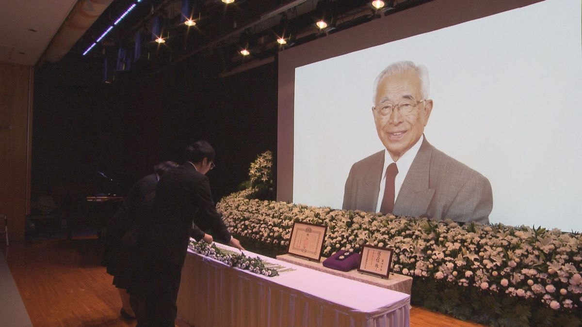 元知事 栗田幸雄氏のお別れの会 多くの県民が手をあわせ福井の発展誓う