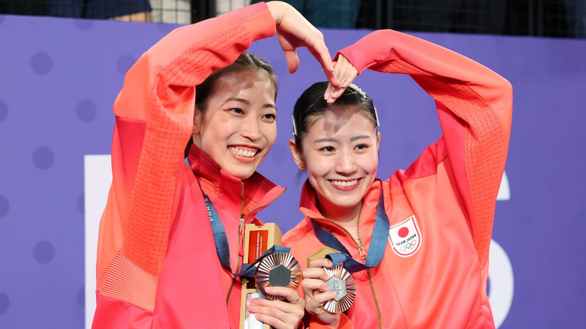 銅メダルを獲得した（左）松山奈未選手（右）志田千陽選手（写真：YUTAKA/アフロスポーツ）