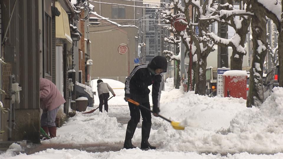 県内は22日から23日にかけて大雪となる見込み 交通障害 路面の凍結に注意を