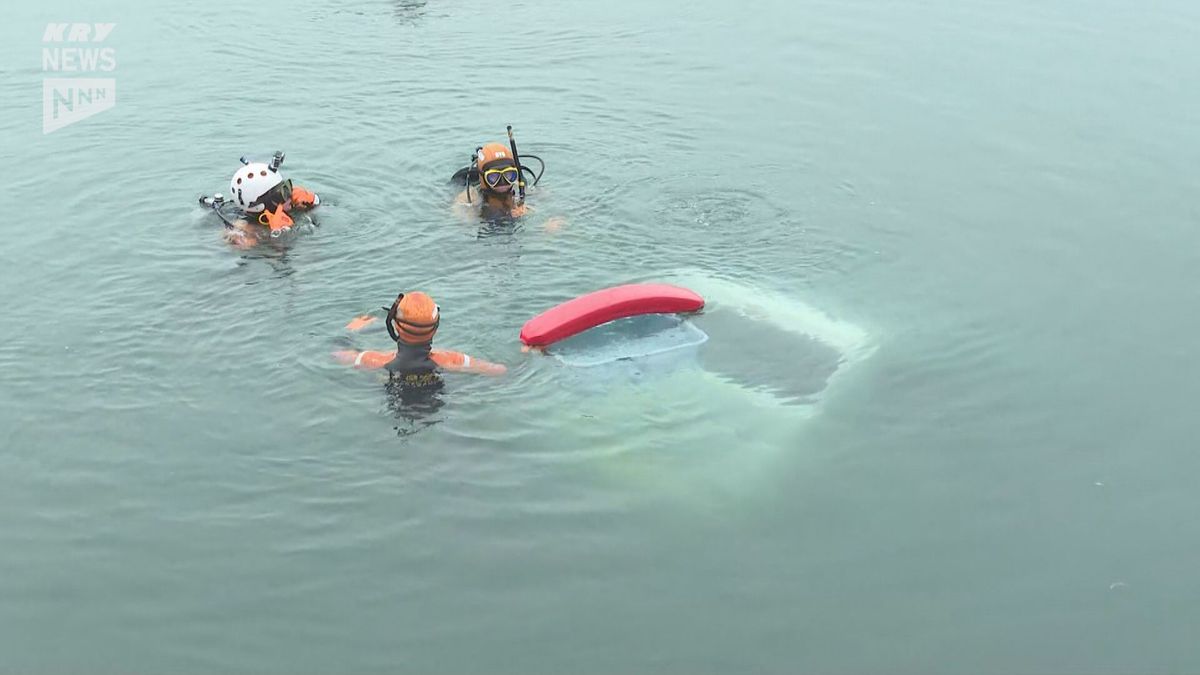 光市室積の漁港で軽ワゴン車が海に転落　高齢女性が死亡