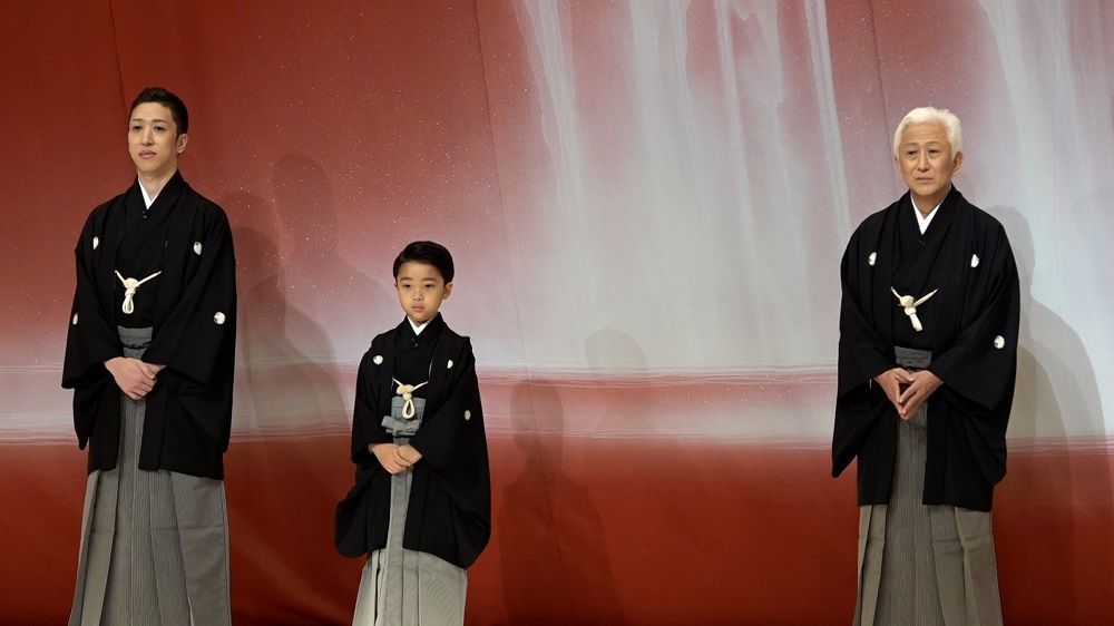 六代目中村時蔵さん、五代目中村梅枝さん、初代中村萬壽さん（左から）