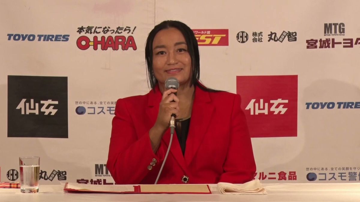 昨年夏の会見で引退について語る里村選手