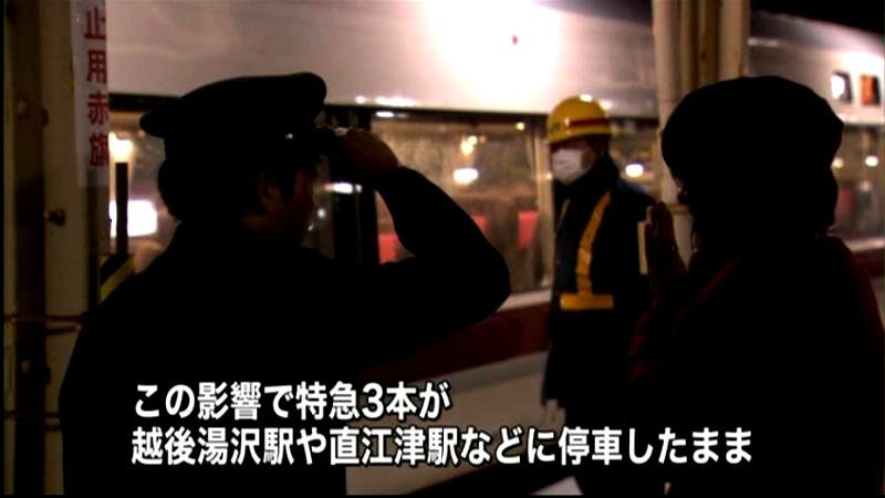 ＪＲ北陸本線で停電、乗客ら列車内で一夜