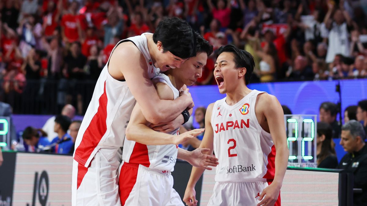 昨年のW杯での渡邊雄太選手、河村勇輝選手、富樫勇樹選手(写真：YUTAKA/アフロスポーツ)