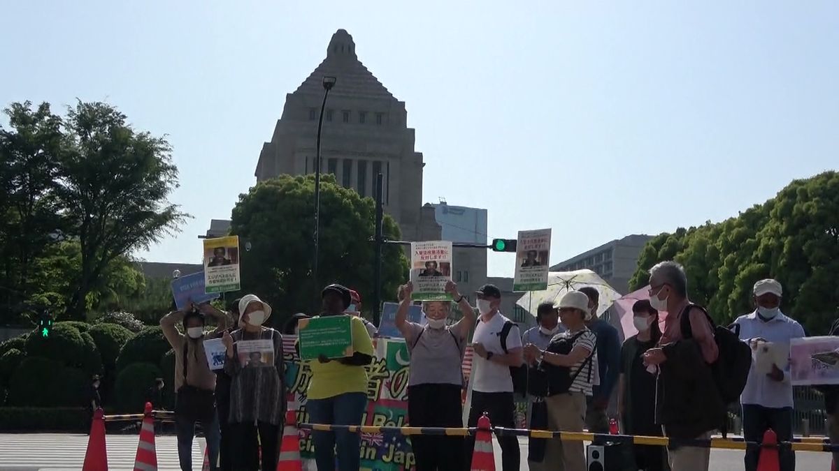 入管法改正案に反対　国会前で廃案訴え