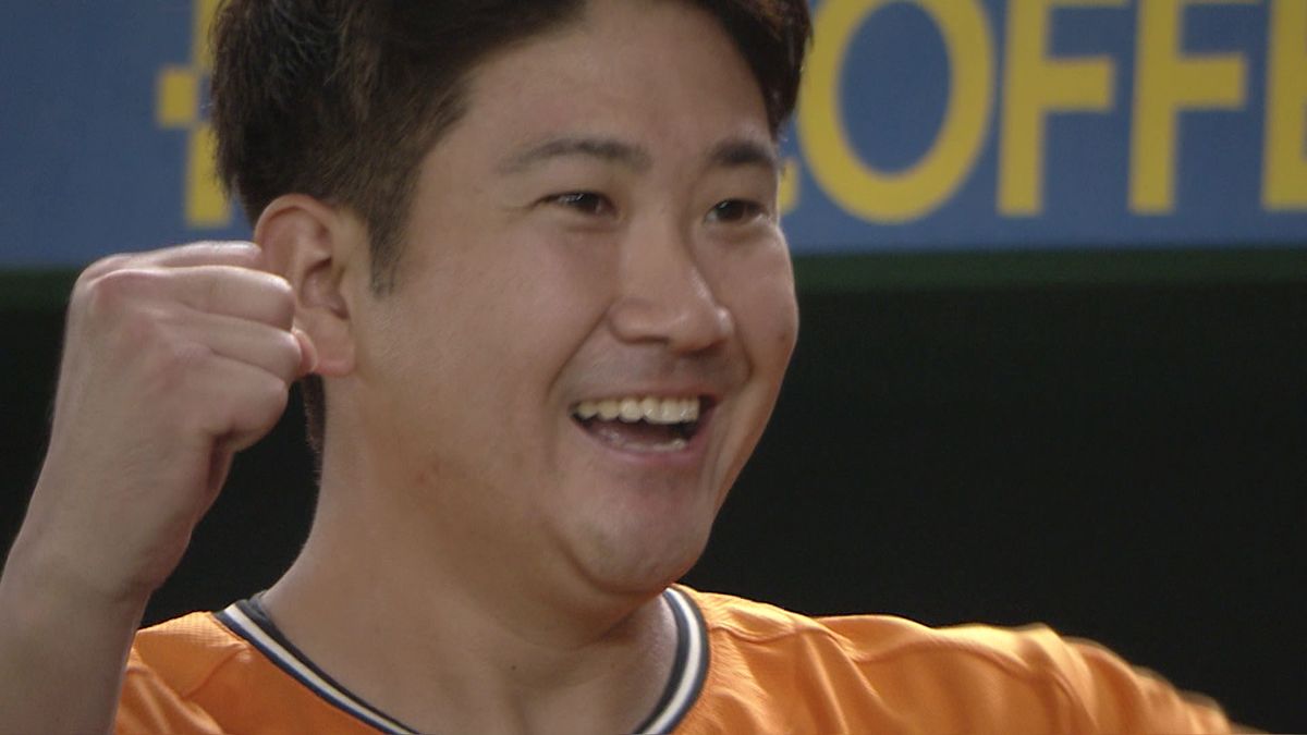 坂本勇人選手のHRに喜ぶ菅野智之投手(画像:日テレジータス)