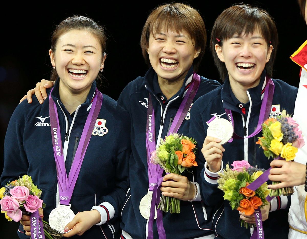 ロンドン五輪・銀メダルに輝いた卓球女子団体(写真：日刊スポーツ/アフロ)