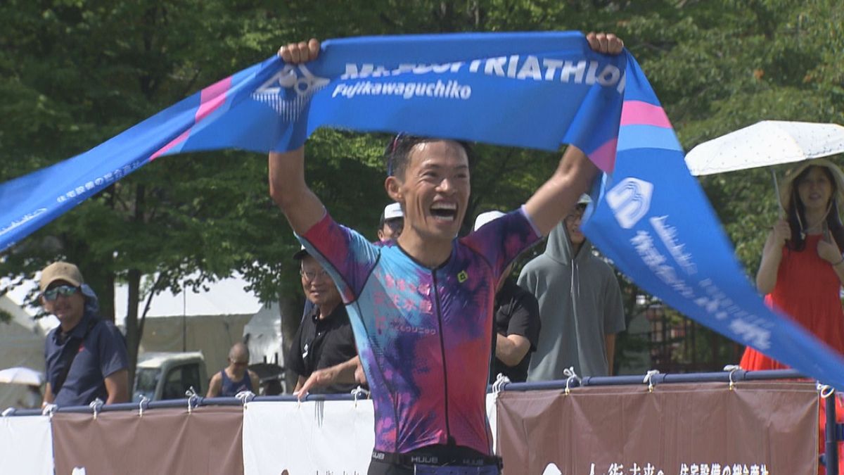 Mt.富士トライアスロン 河口湖や西湖を舞台に"鉄人"1000人超が参戦 雄大な富士山を望む 山梨県