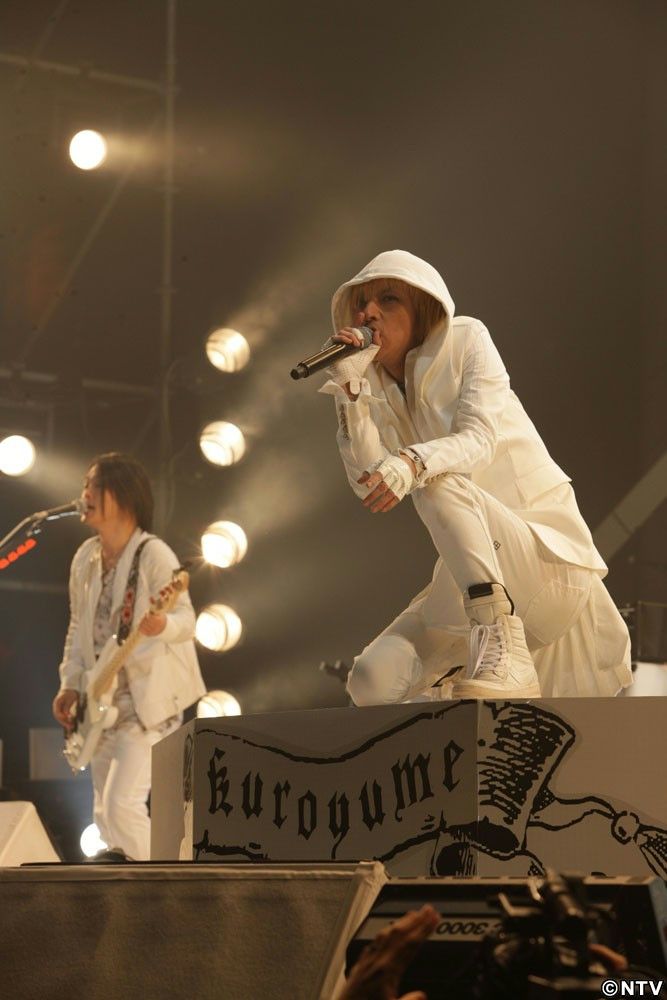 黒夢、復活ライブ1万1000人「5月くらいにシングル出します」