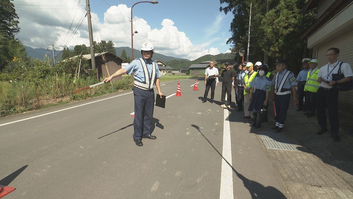 自転車の児童が車にはねられ重体 現場付近に減速呼びかける標識を検討へ