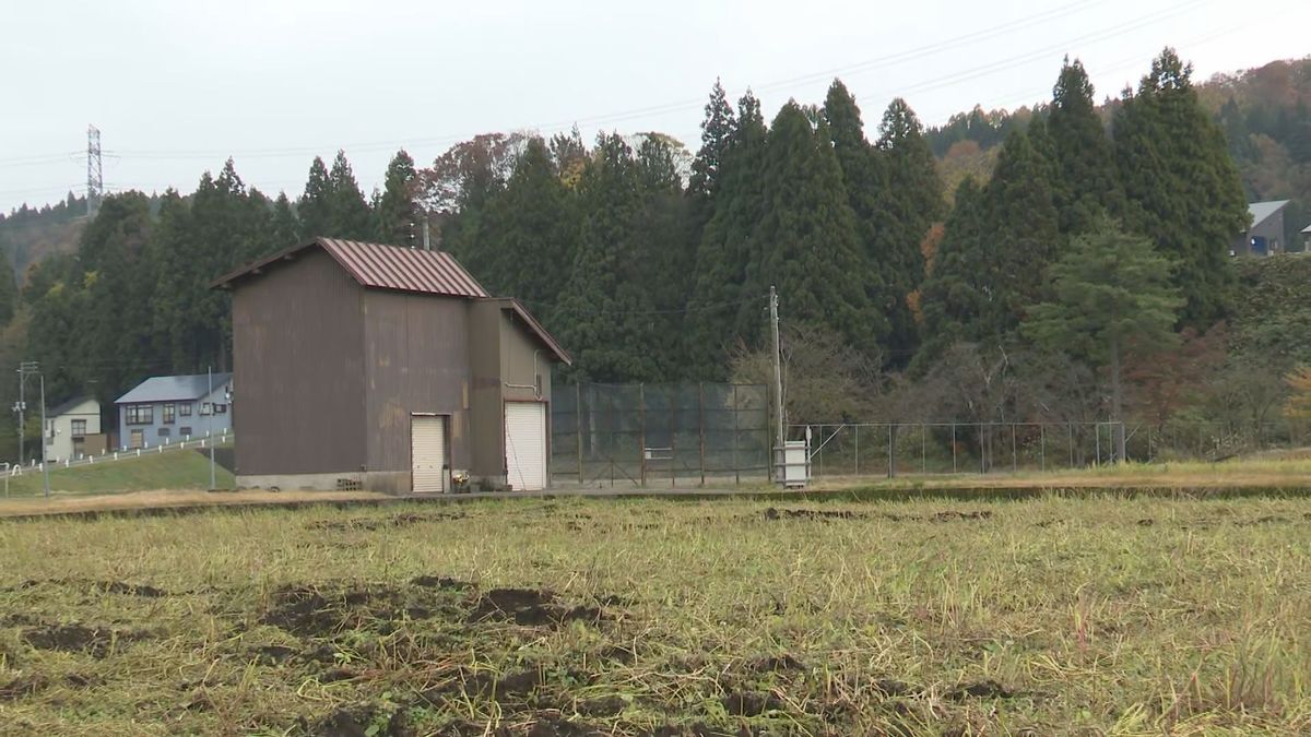 自宅近くの小屋で殺害か　５０代の娘の首を絞め殺害した疑い　８１歳の父親を殺人の容疑で逮捕　《新潟》