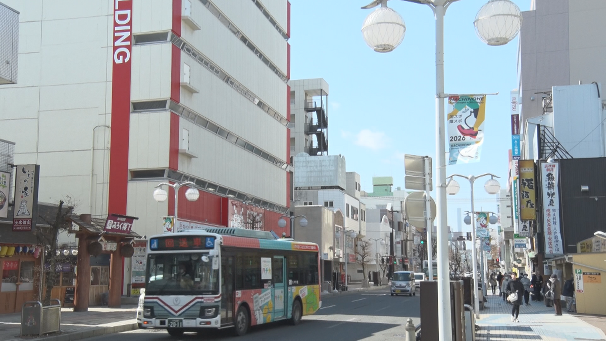 モチーフは地元開催競技！11競技が行われる八戸市の中心街にバナーフラッグ