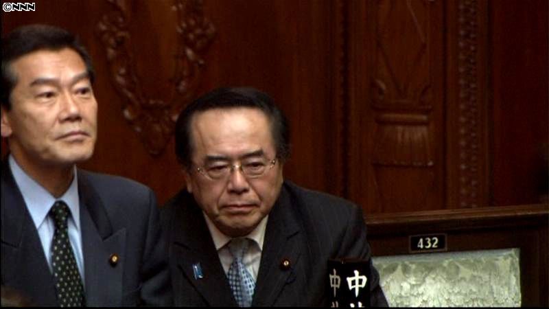 中井予算委員長の解任決議案を否決