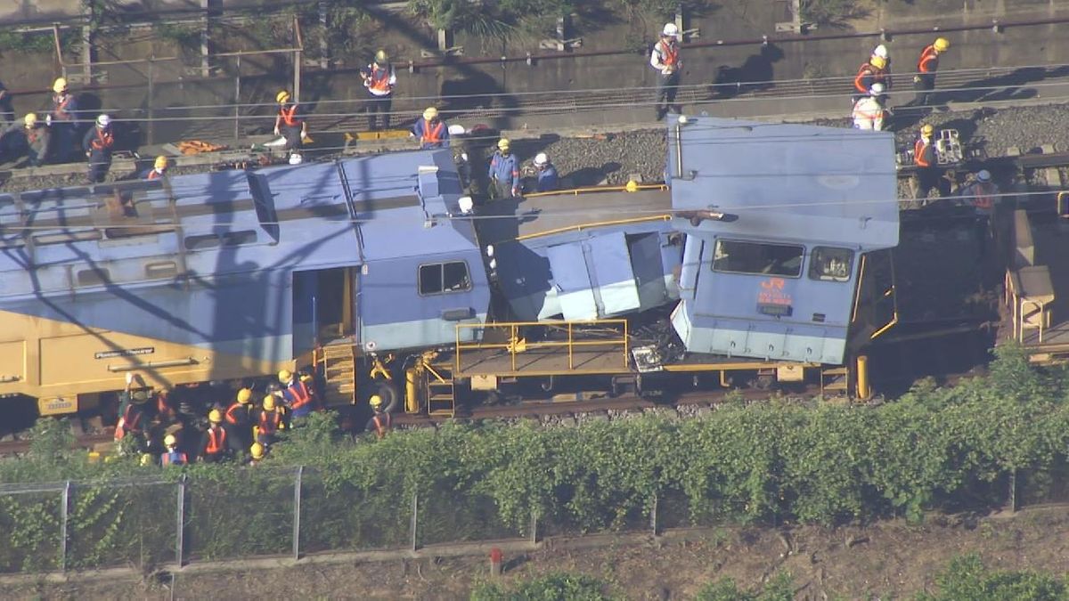 東海道新幹線　始発から通常運転　保守用の車両同士が衝突・脱線事故から一夜 