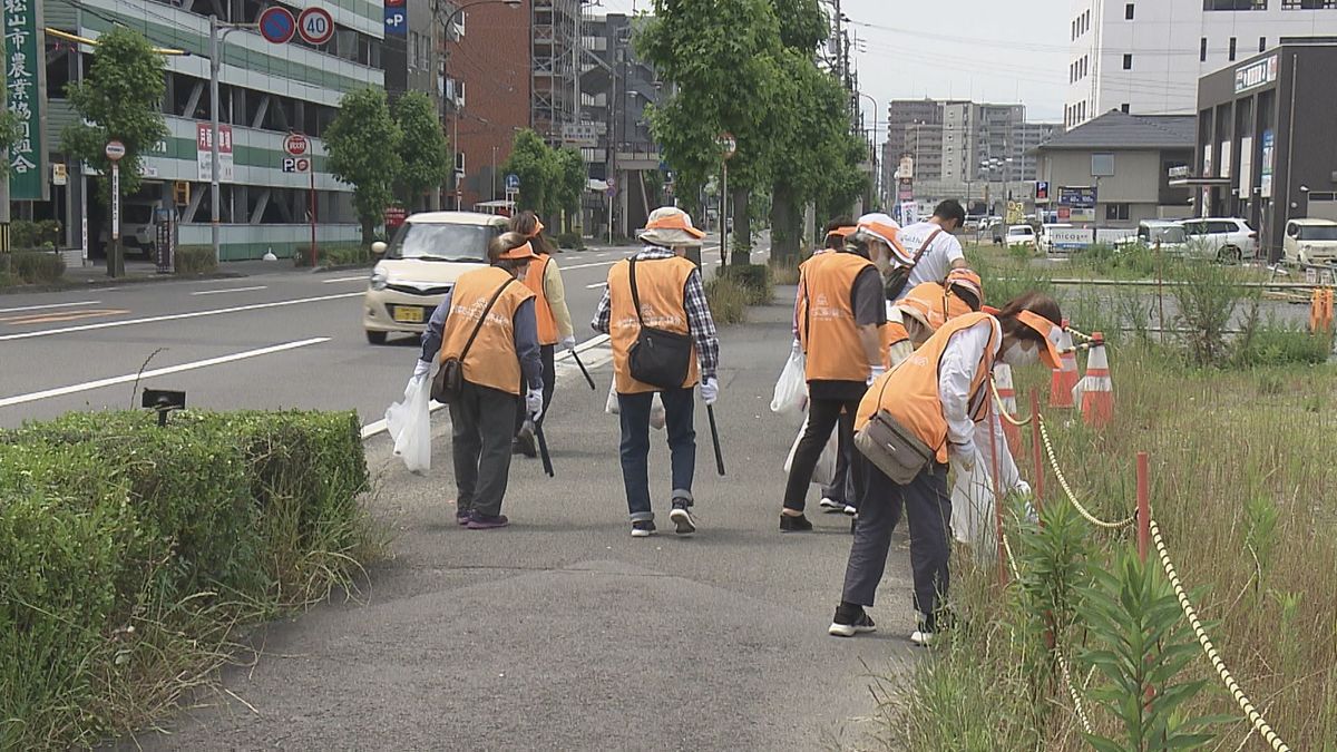 喫煙マナーの向上目指して　たばこ販売業者らがJR松山駅周辺でゴミ拾い　「全国統一美化活動」