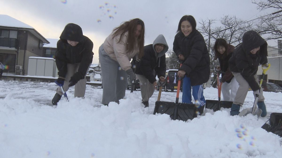 県内の大雪のピーク過ぎる  国道や高速で「予防的通行止め」実施も大きな混乱なし