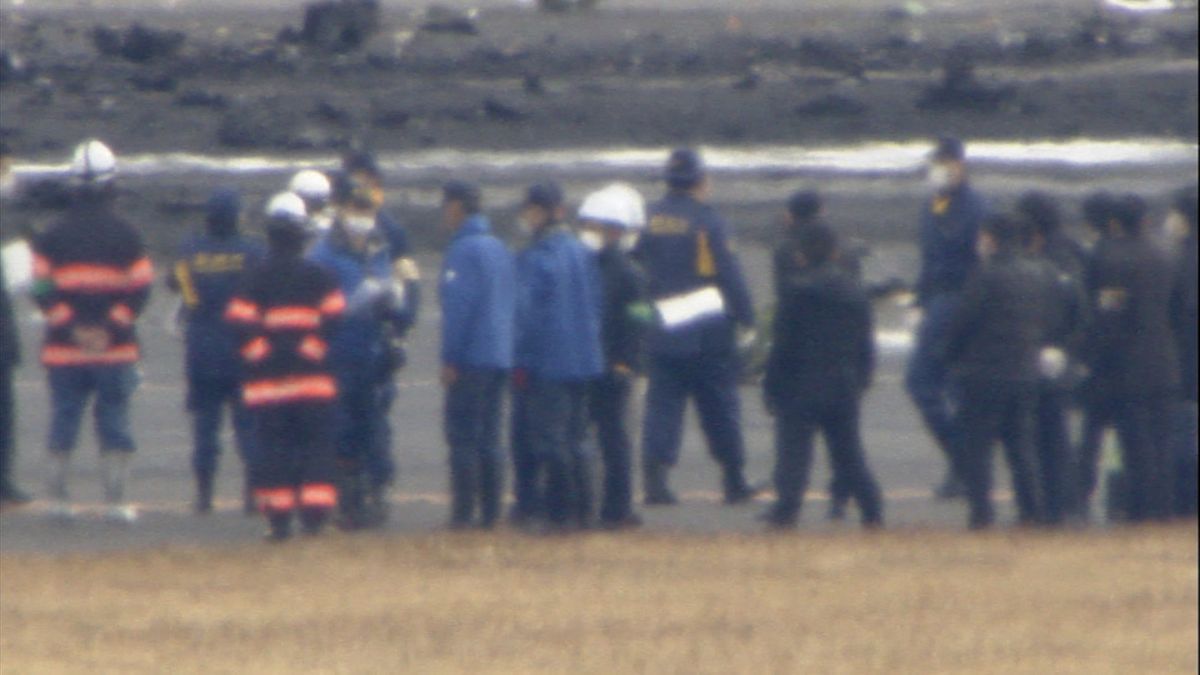 【速報】羽田空港衝突事故　警視庁が滑走路とJALの機体を現場検証　業務上過失致死傷の疑い