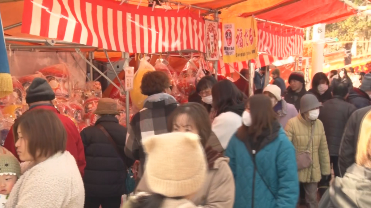 「家族みんな元気に過ごせれば…」小布施町　新春恒例の「安市」始まる　五穀豊穣・商売繁盛願う　15日は「火渡りの神事」も