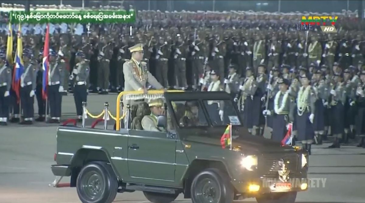 ミャンマー軍、国軍記念日に大規模パレード　総司令官「徴兵制は国の平和と安定のために必要」
