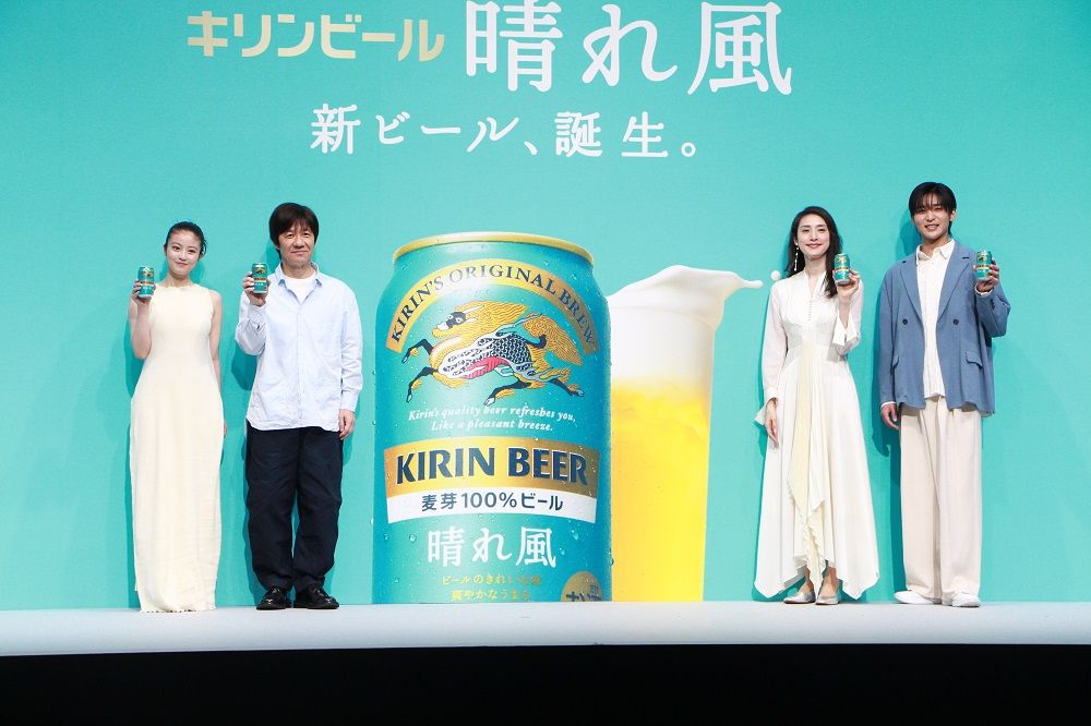（左から）今田美桜さん、ウッチャンナンチャン・内村光良さん、天海祐希さん、Snow Man・目黒蓮さん