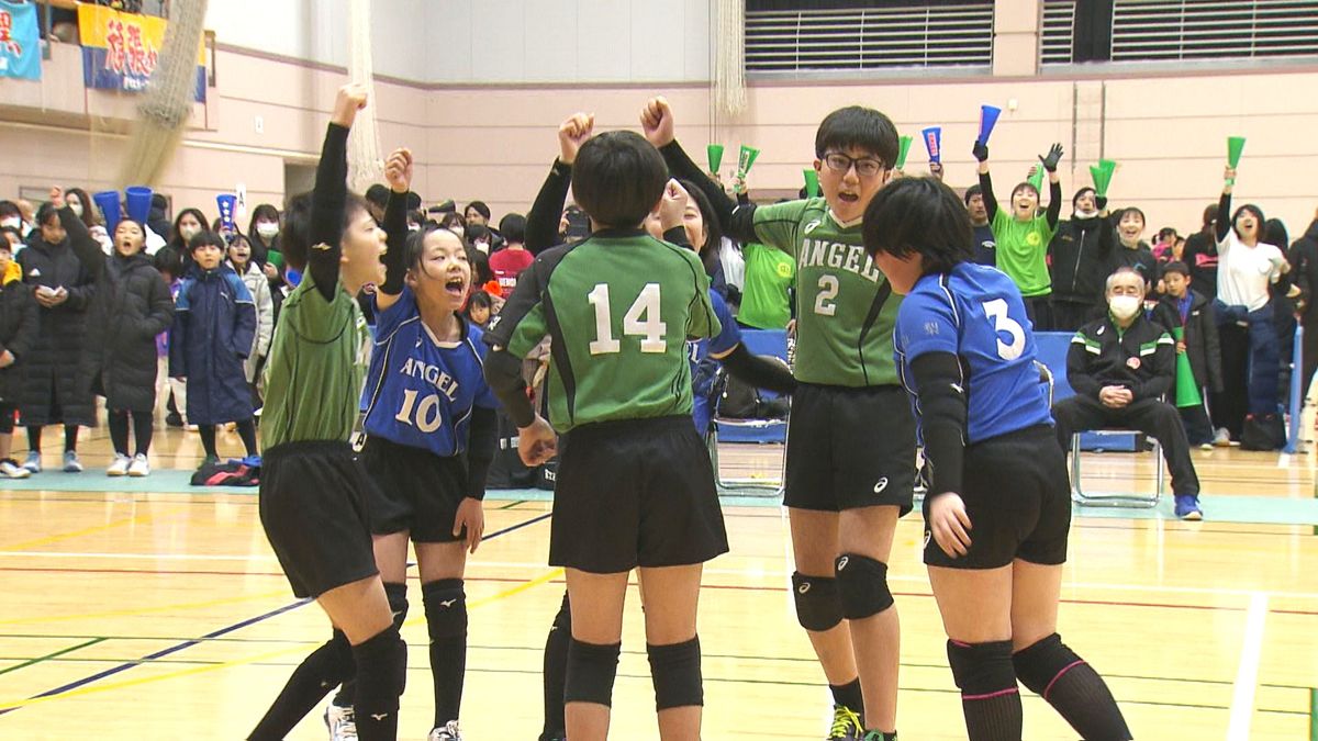 小中学生のバレーボール大会 5部門で熱戦 小学生混合は羽黒（甲府）が初優勝 山梨