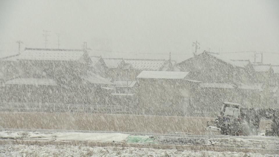 県内は平野でも雪に 2月上旬並みの寒さ 交通障害に注意を