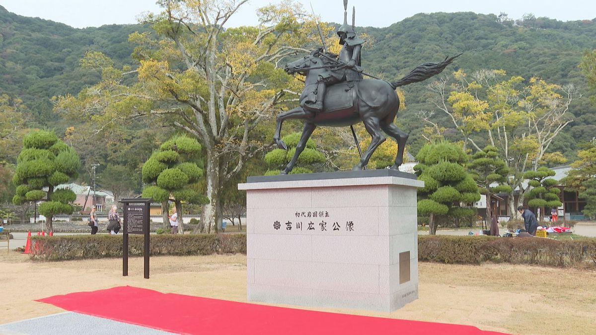 吉川広家の銅像建設に岩国市議会議員5人が寄付　「法に抵触する可能性が…」指摘受け返金