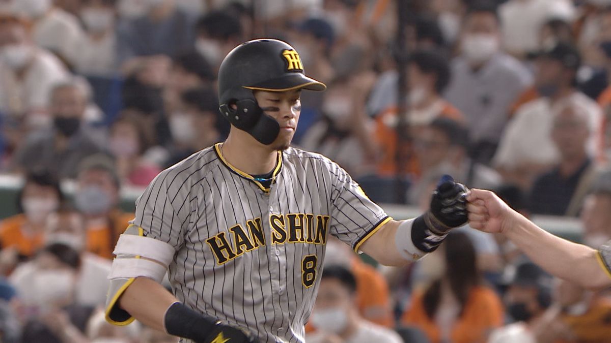 阪神　佐藤輝明の5試合連続打点となるタイムリーで先制