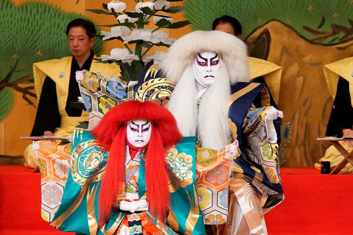 『連獅子』より　（左から）中村長三郎さんと勘九郎さん　(c)松竹