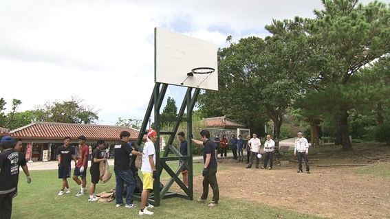 【バスケW杯】沖縄・首里城公園にバスケットゴール？　昭和初期の写真をもとに学生たちが復元