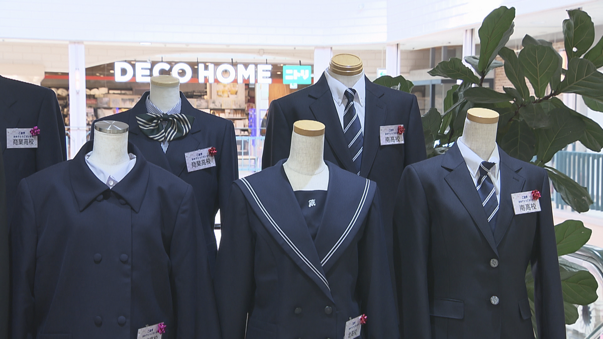 「実感が湧いてきました」合格発表のその足で？新生活に期待寄せ賑わう“制服売り場”　青森県青森市