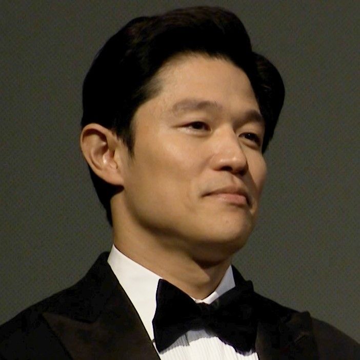 鈴木亮平、世界的に最も活躍が期待されるアジアの俳優に　宮沢氷魚も祝福