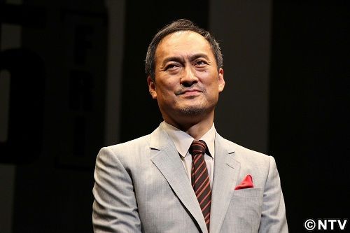 渡辺謙、トニー賞候補に。胸を張り楽屋入り