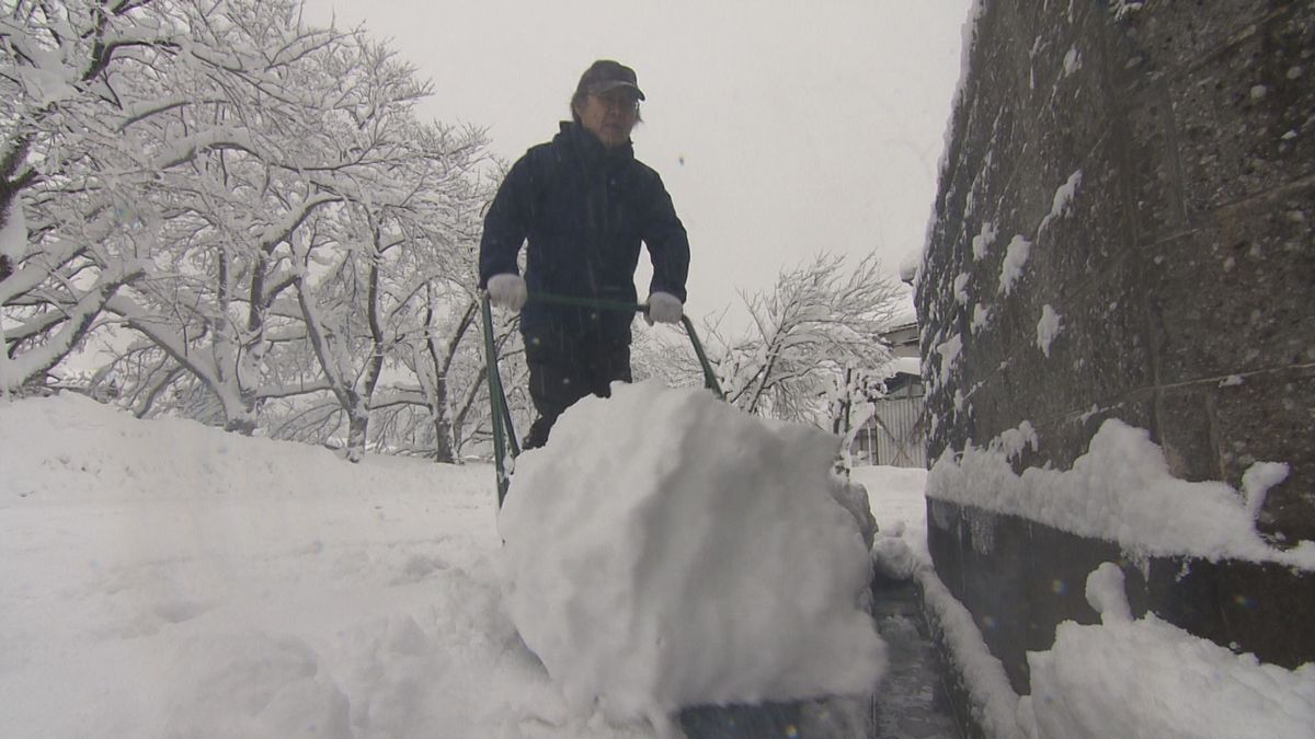 ひと晩で「ドカ雪」に　交通機関が乱れで市民生活に大きな影響