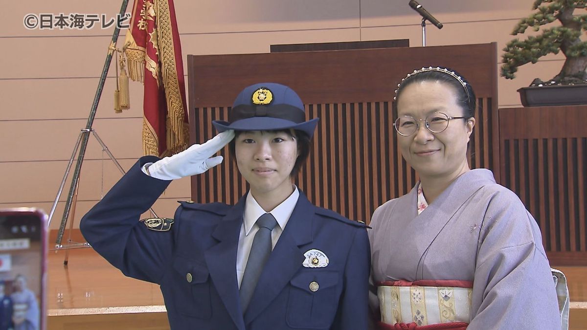 「厳しくも笑顔を守れるような優しい警察官に」　満開の桜の中、島根県警察学校で入校式　島根県