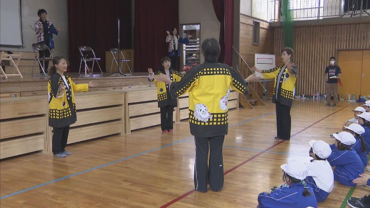 飛騨地方に伝わる「ひだやんさ」　地元の小学生が学ぶ　岐阜・高山市