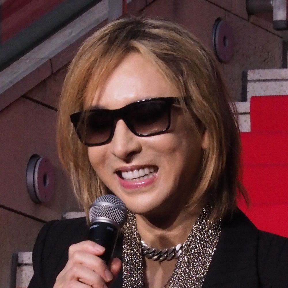 YOSHIKI、日本人として初　米チャイニーズ・シアターで名を刻む　ハリウッドに手形・足形