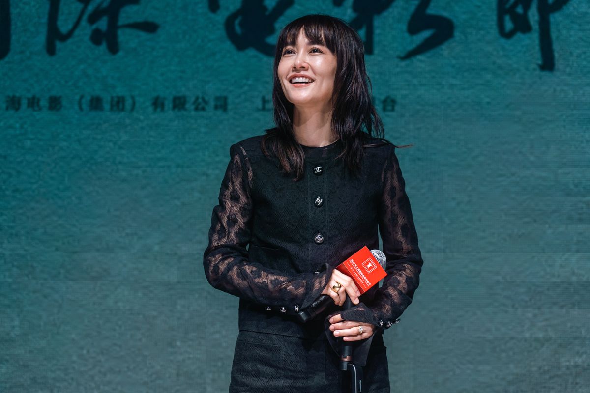菊地凛子　上海国際映画祭に登場　集まったファンに中国語で挨拶