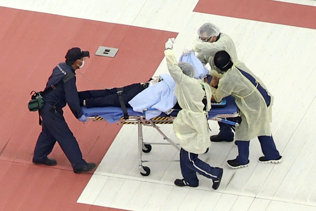 【画像】安倍元首相銃撃　ドクターヘリで奈良県立医科大付属病院に搬送される様子