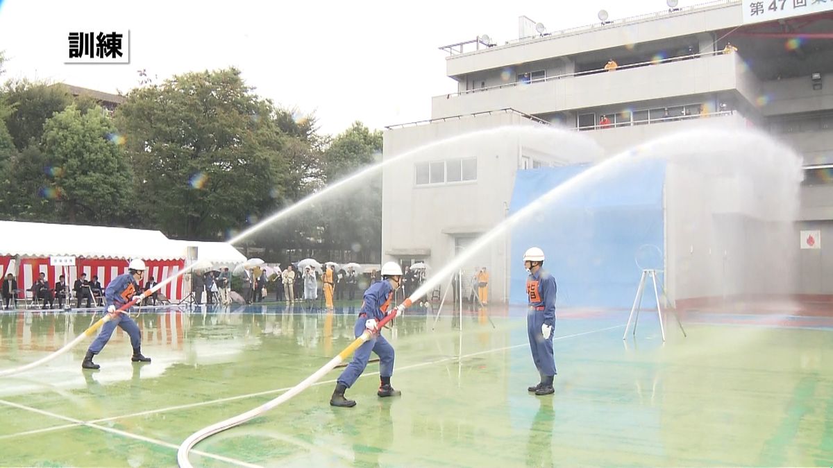 鍛えた放水技術…都内の消防団ら成果披露