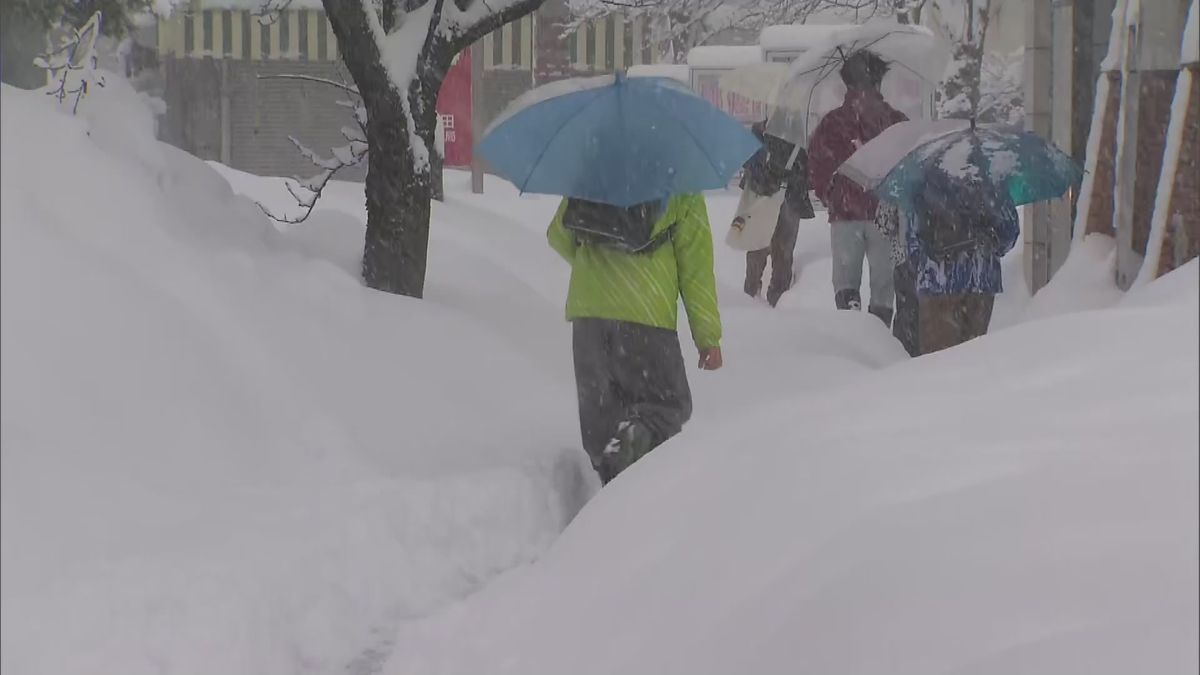 魚沼市守門で3メートル以上の雪　9日にかけ大雪に警戒　日東道では車3台関与の事故で2人けが 《新潟》