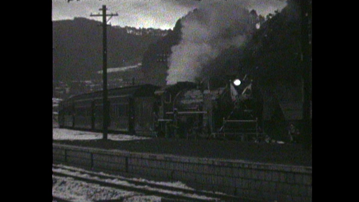 1955（昭和30）年4月　宮城・新松島駅（当時）Ｃ57形蒸気機関車