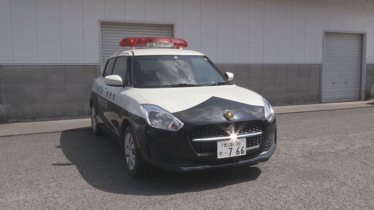 鹿屋市でパトカーと原付バイク衝突し女性(23)軽傷　パトカー側が赤信号…赤色灯つけるもサイレン鳴らさず　