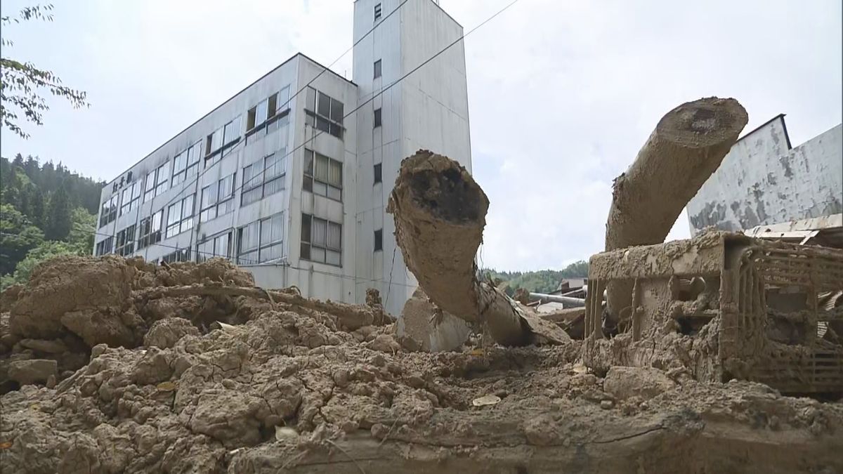 7月の大雨で土砂が流れ込んだ鮭川村の「ホテル紅葉館」　移転して旅館再建方針