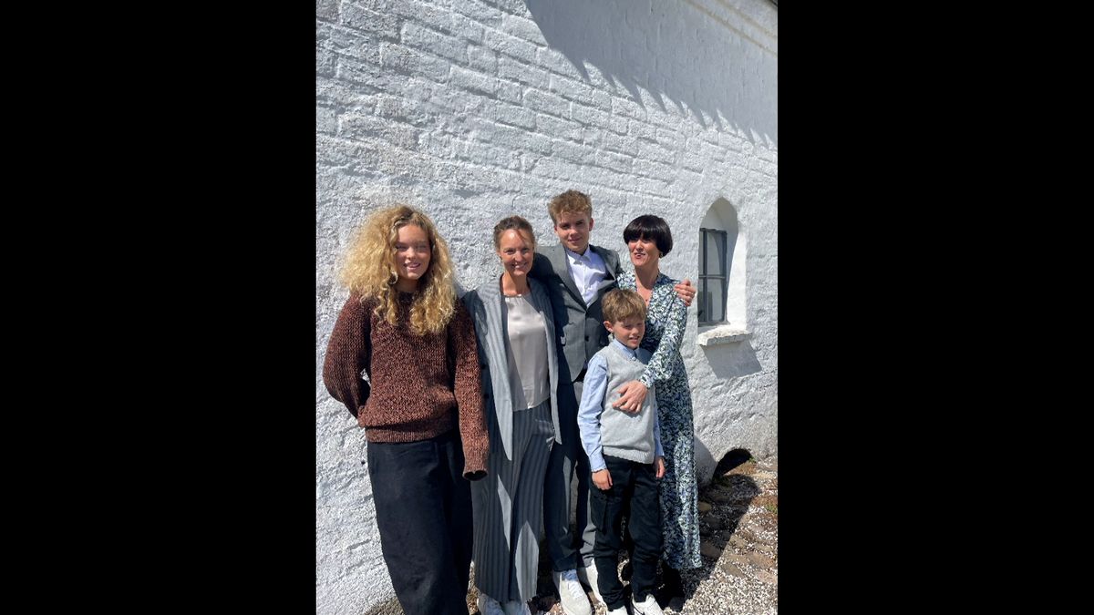 デンマークに住む同性カップルのリサさんとリズさんの家族