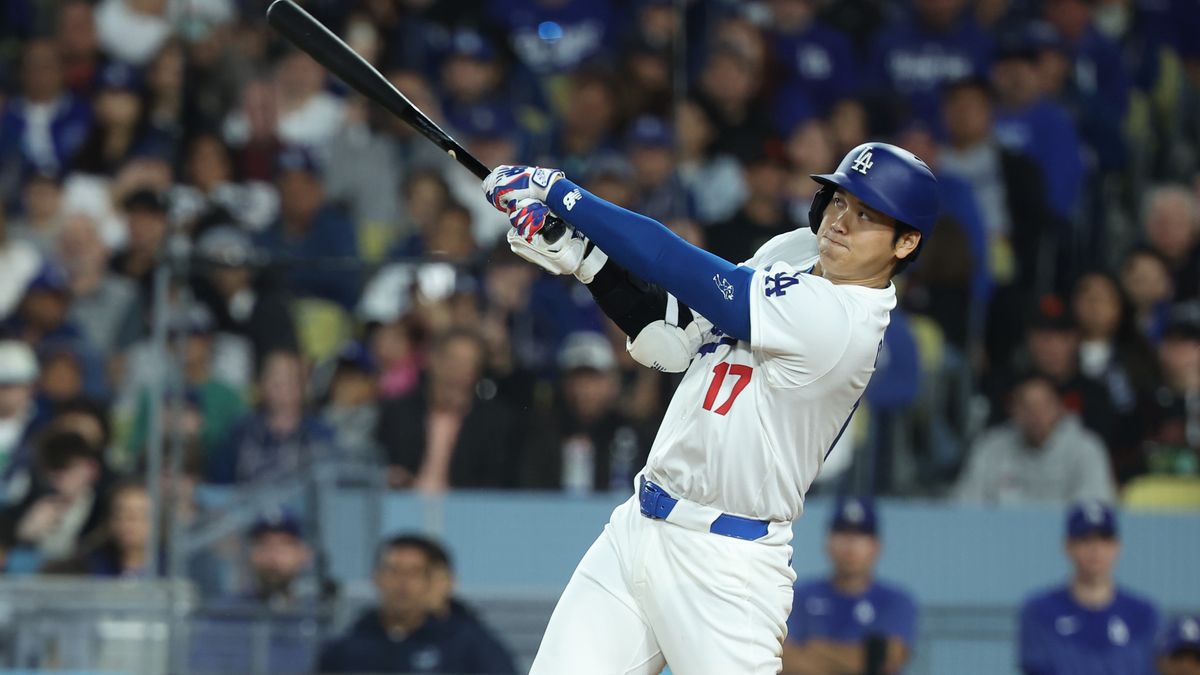 「ドジャースタジアムの観客を総立ちに！」今季第1号HRの大谷翔平　MLBやドジャースがSNSで大々的に祝福