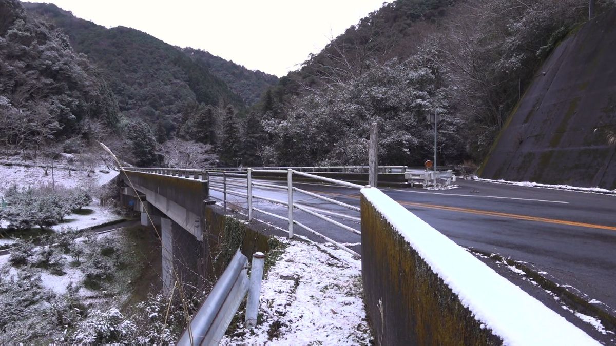 【大雪情報】愛媛県は夕方にかけ山地中心に大雪 路面凍結による交通障害に注意