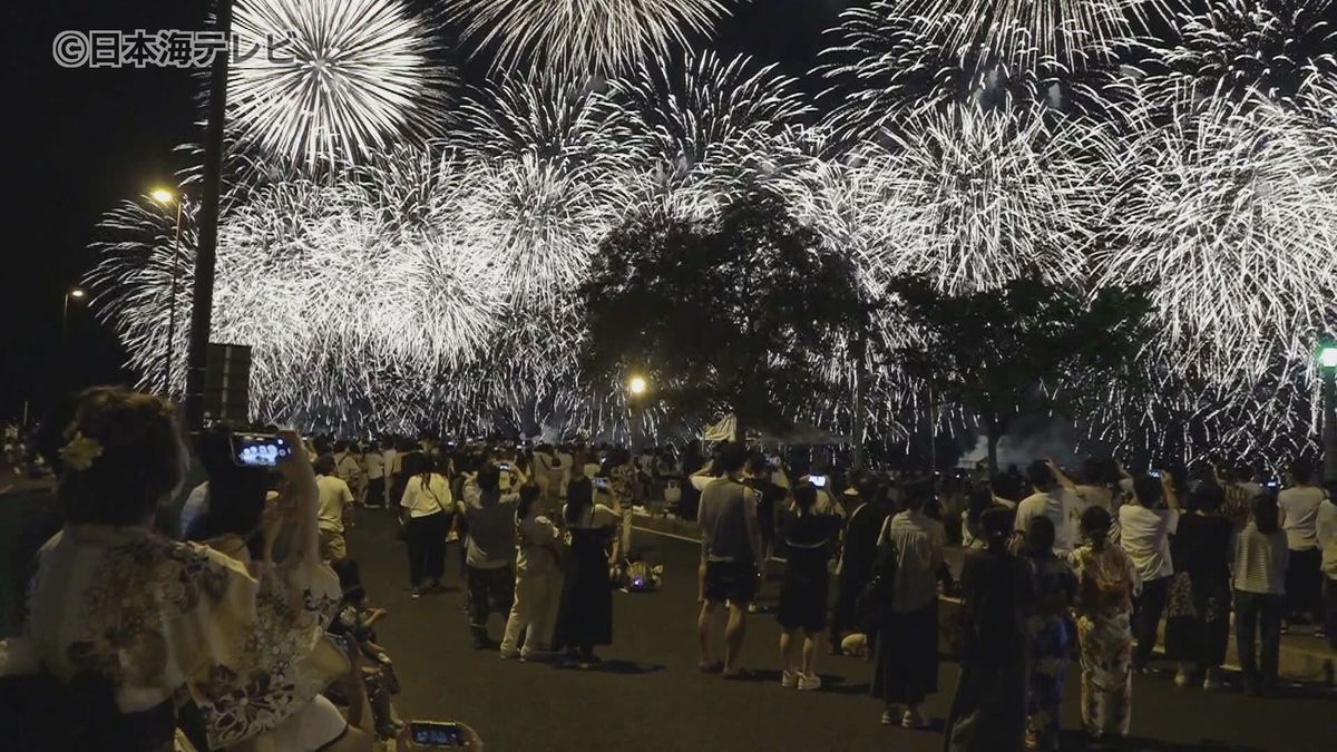 中高生用の有料席も導入へ　今年は2日間で過去最多の21,000発　「松江水郷祭」推進会議で計画案　島根県松江市