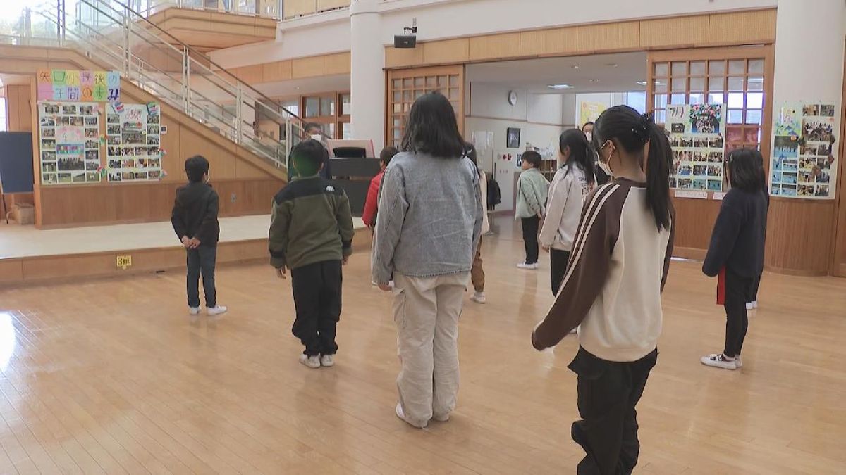 今年度で閉校の矢口小学校で最後の始業式　三重・紀北町